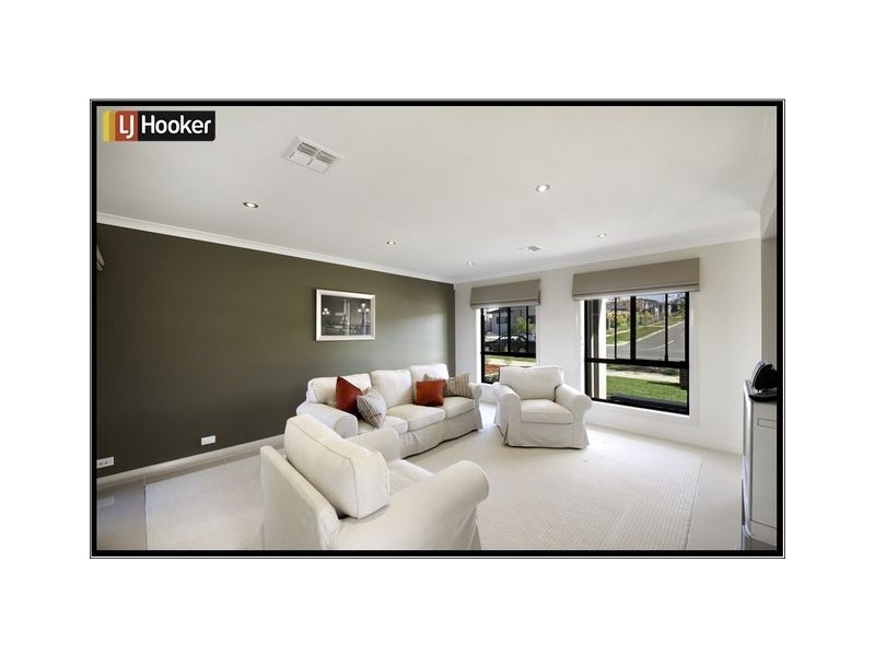 27 Manning Clark Crescent, Franklin ACT 2913