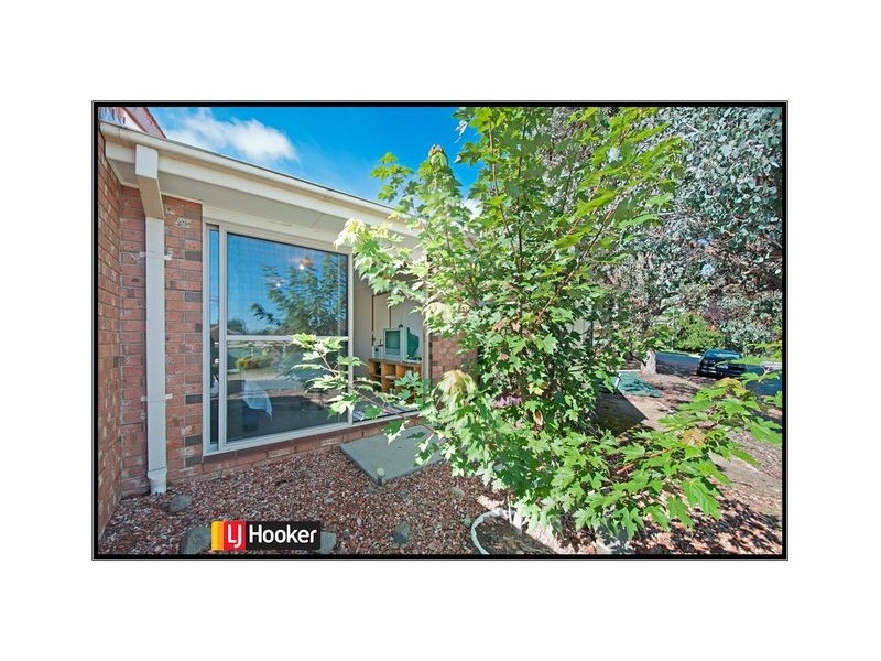 3/3 Peron Place, Banks ACT 2906