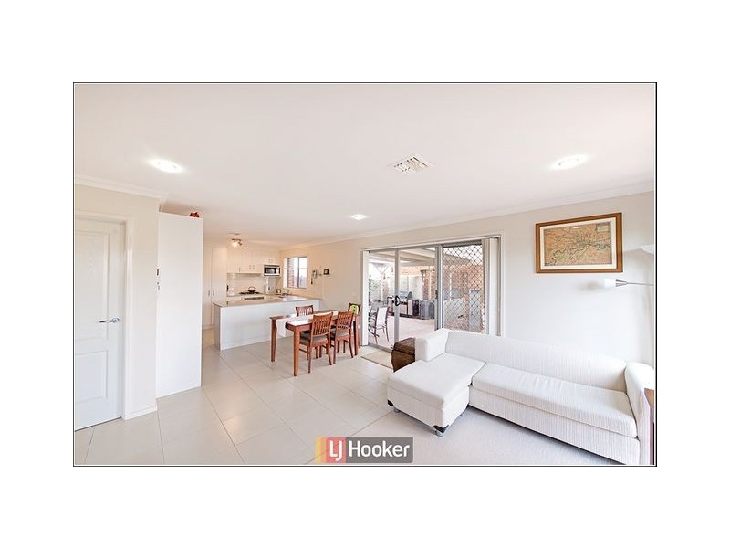 10 Neil Currie Street, Casey ACT 2913