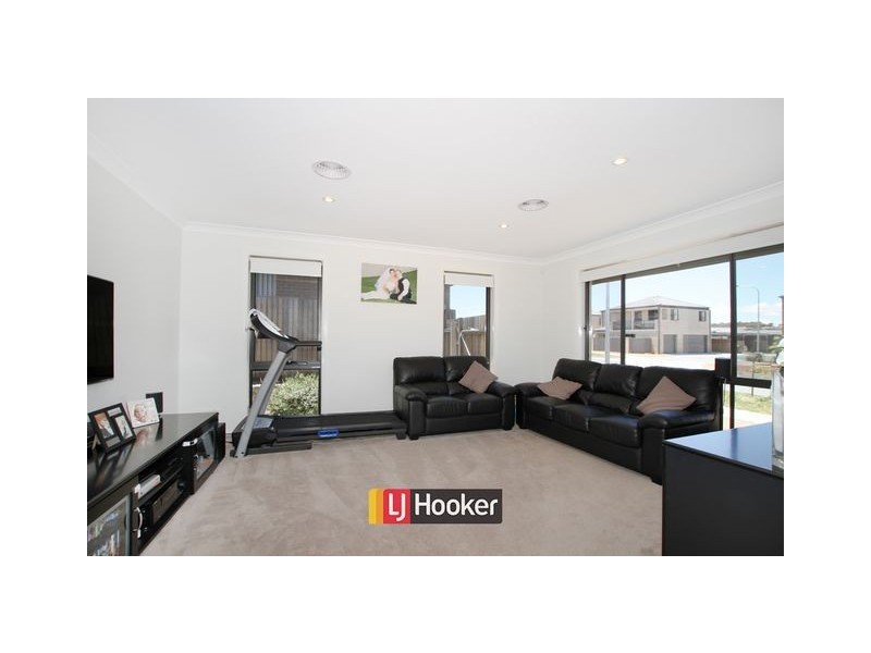 7 Plimsoll Drive, Casey ACT 2913