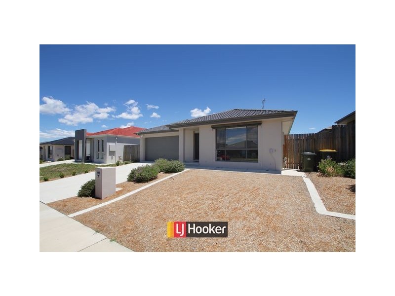 7 Plimsoll Drive, Casey ACT 2913