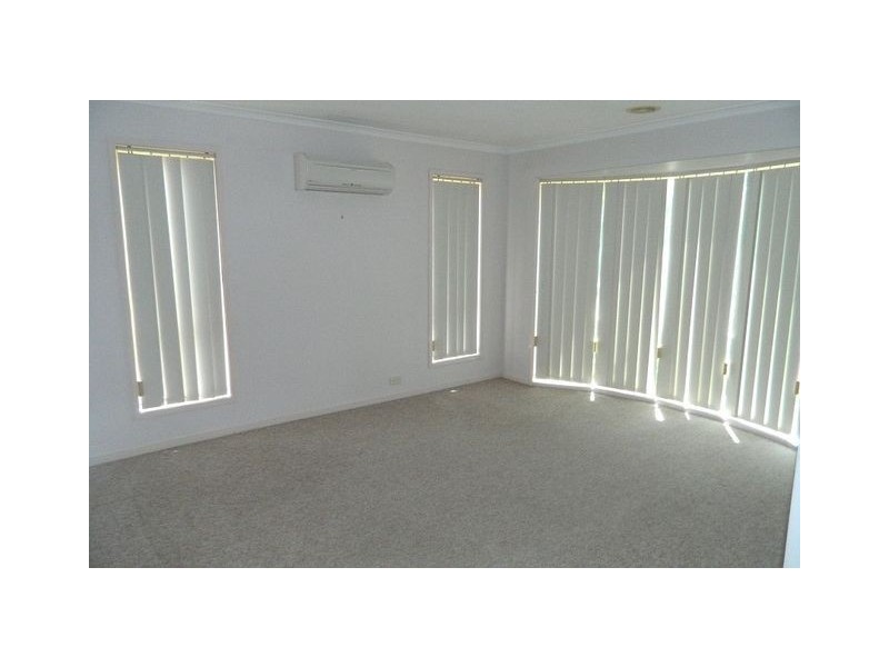 8 Candlebark Close, Nicholls ACT 2913
