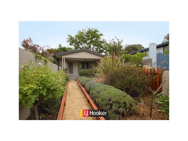 7 Tom Place, Charnwood ACT 2615