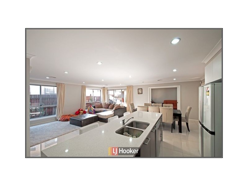 33 Louisa Briggs Circuit, Bonner ACT 2914