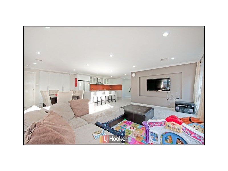 33 Louisa Briggs Circuit, Bonner ACT 2914