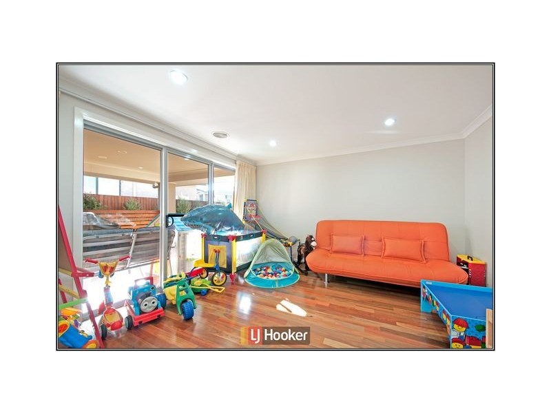 33 Louisa Briggs Circuit, Bonner ACT 2914