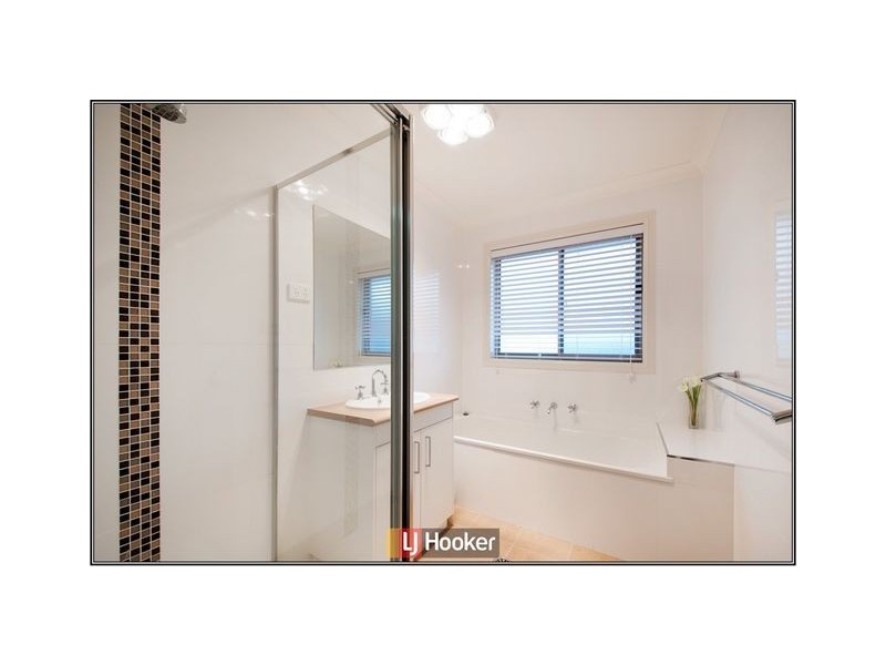 2 Rubeo Street, Forde ACT 2914