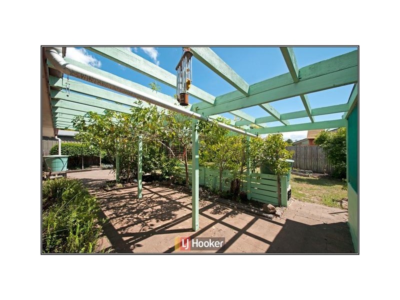 16 Whittell Crescent, Florey ACT 2615