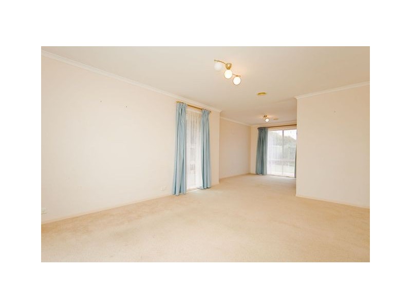 14 Dacomb Place, Dunlop ACT 2615