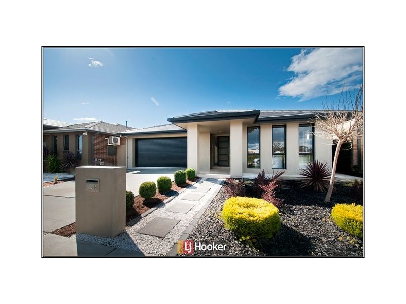 8 Dorothy Green Crescent, Franklin ACT 2913