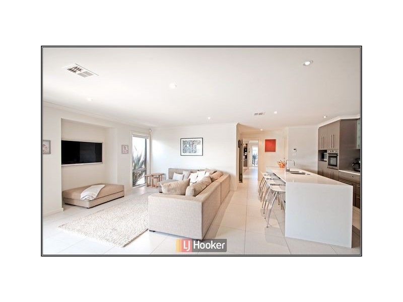 26 Charlotte Barton Street, Franklin ACT 2913