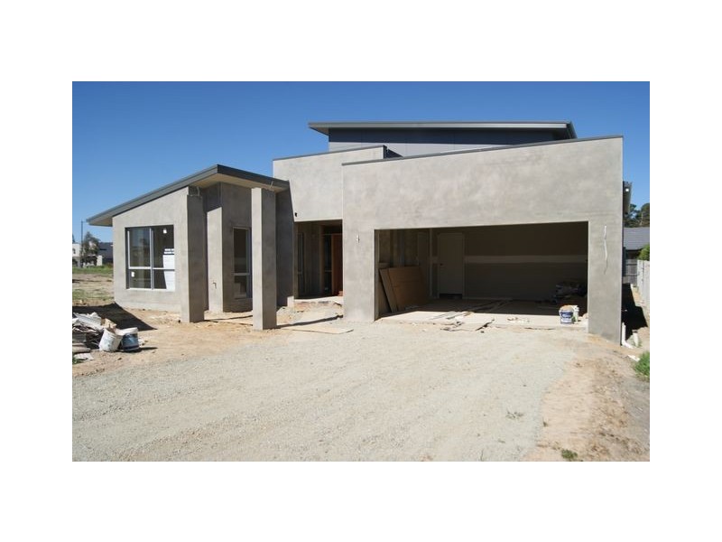 24 Denoon Street, Forde ACT 2914