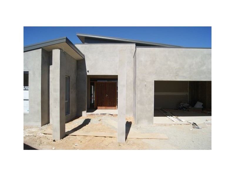 24 Denoon Street, Forde ACT 2914