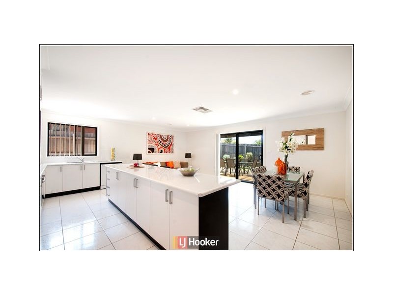 5 Charlotte Barton Street, Franklin ACT 2913