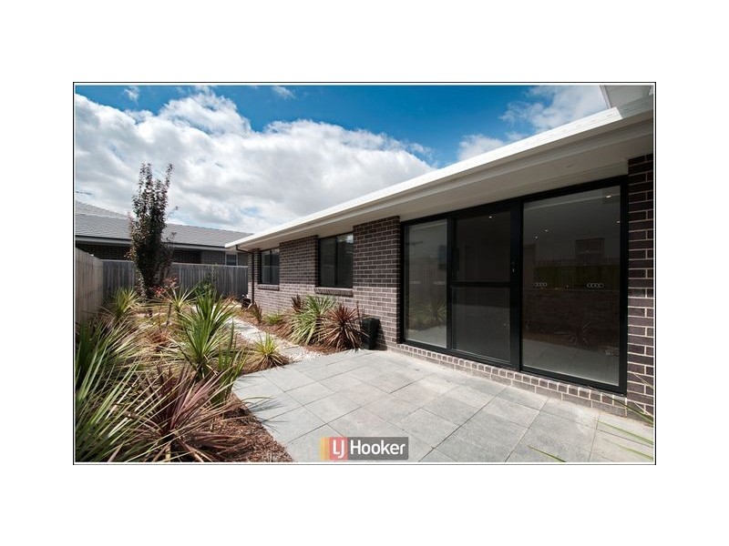 13 Leslie Dwyer Street, Forde ACT 2914