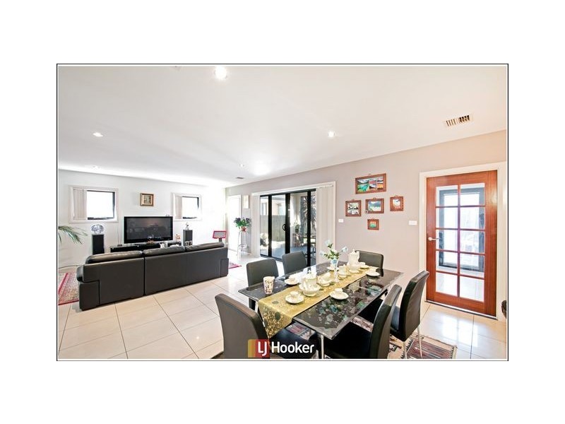356 Anthony Rolfe Avenue, Harrison ACT 2914
