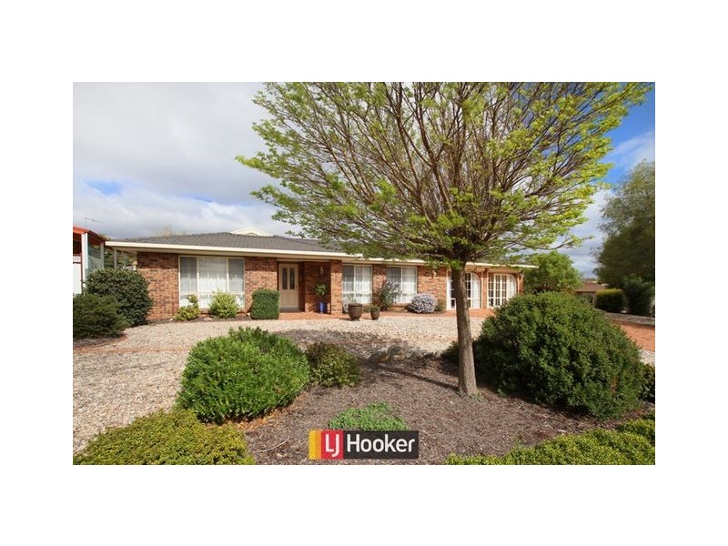 2 Dandenong Court, Palmerston ACT 2913