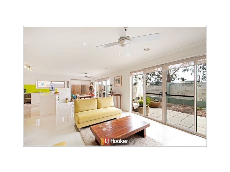 8 Hibberd Crescent, Forde ACT 2914
