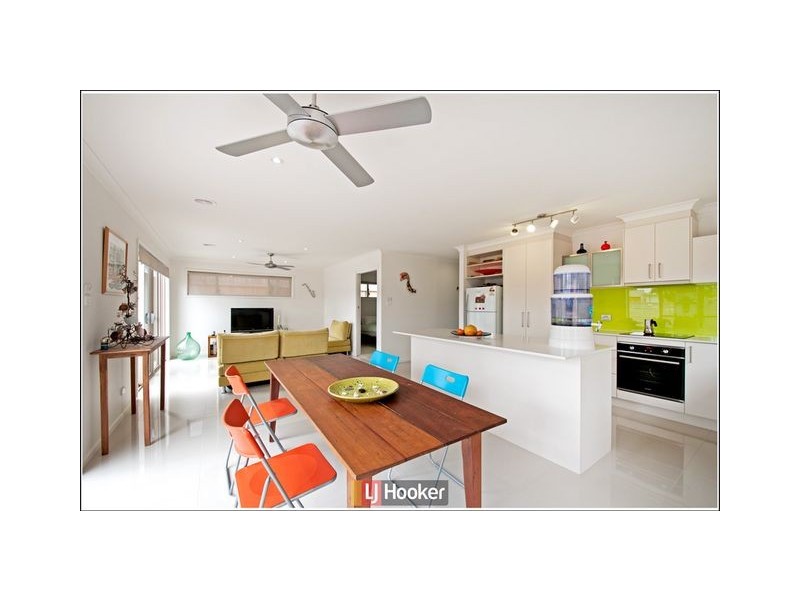 8 Hibberd Crescent, Forde ACT 2914