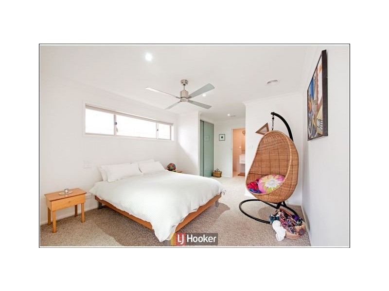 8 Hibberd Crescent, Forde ACT 2914