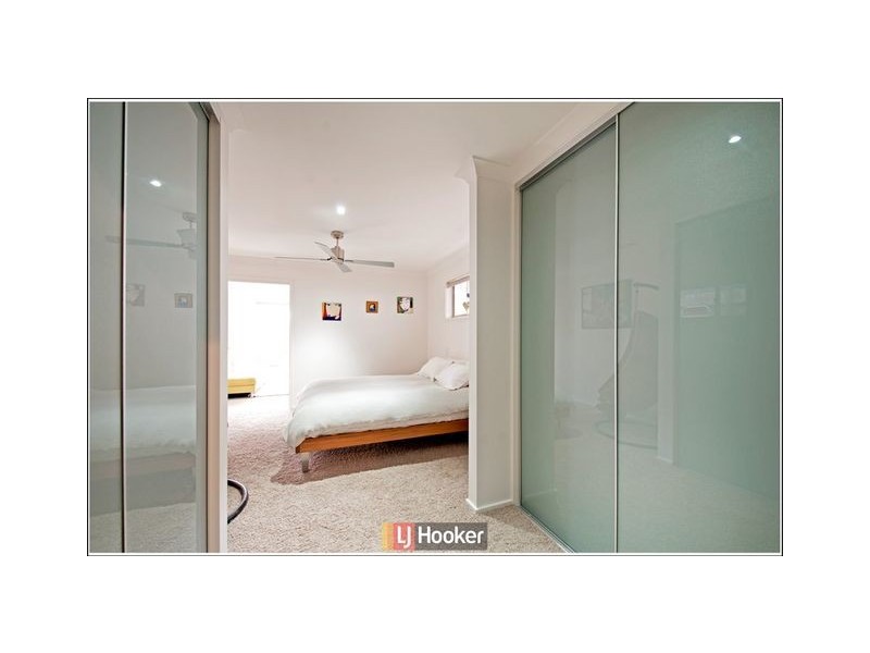 8 Hibberd Crescent, Forde ACT 2914