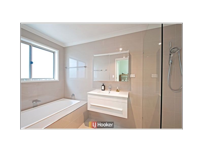 8 Hibberd Crescent, Forde ACT 2914