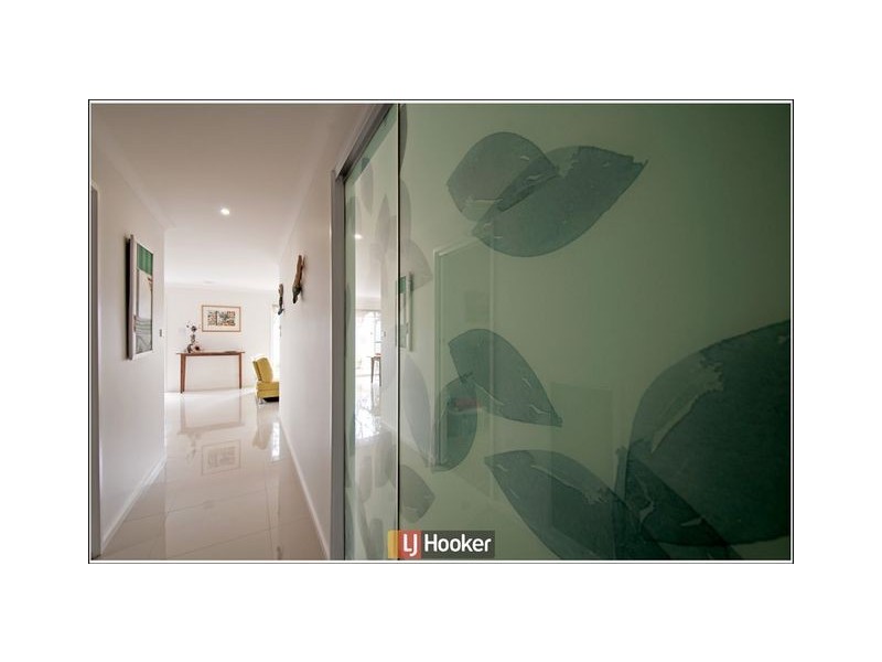 8 Hibberd Crescent, Forde ACT 2914