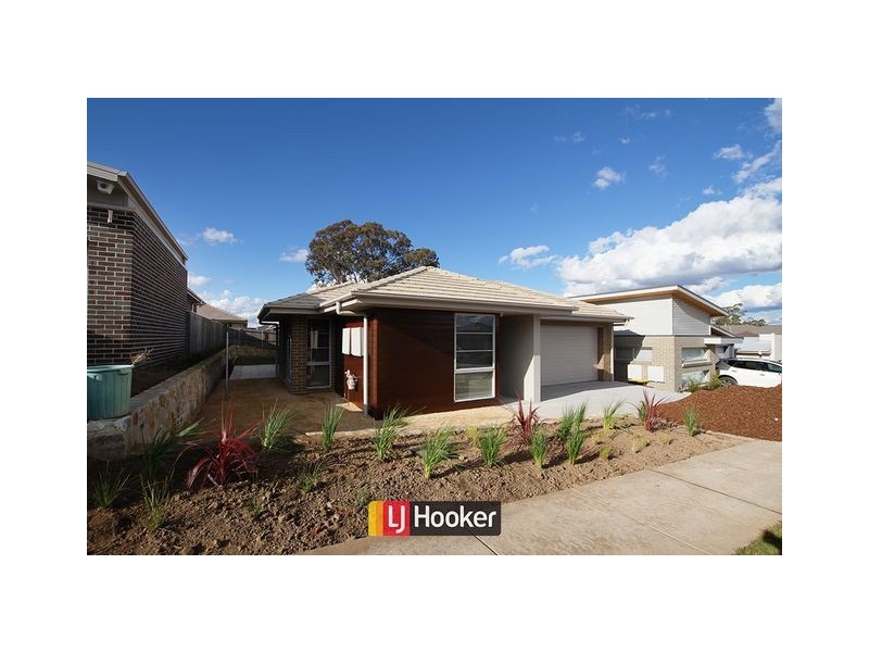 12 Victoria Owen Street, Casey ACT 2913