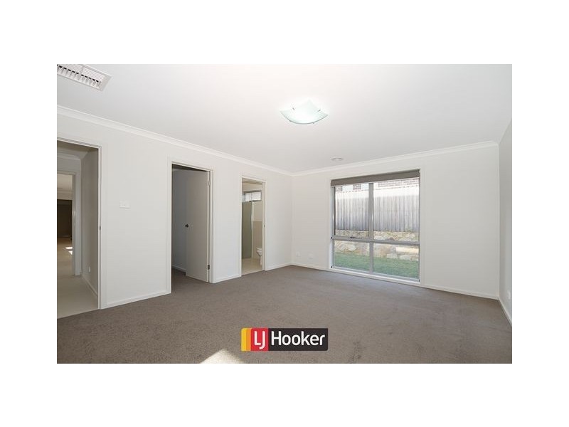 12 Victoria Owen Street, Casey ACT 2913