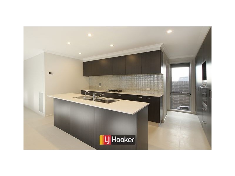 12 Victoria Owen Street, Casey ACT 2913