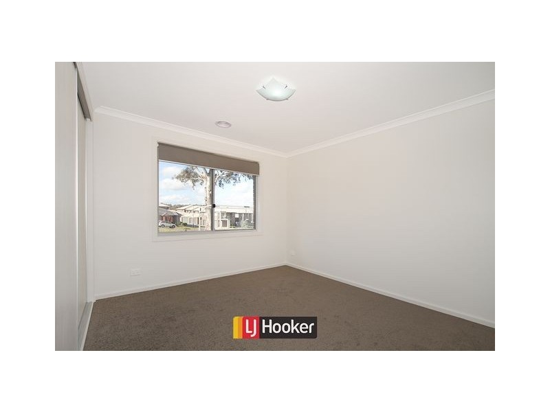 12 Victoria Owen Street, Casey ACT 2913