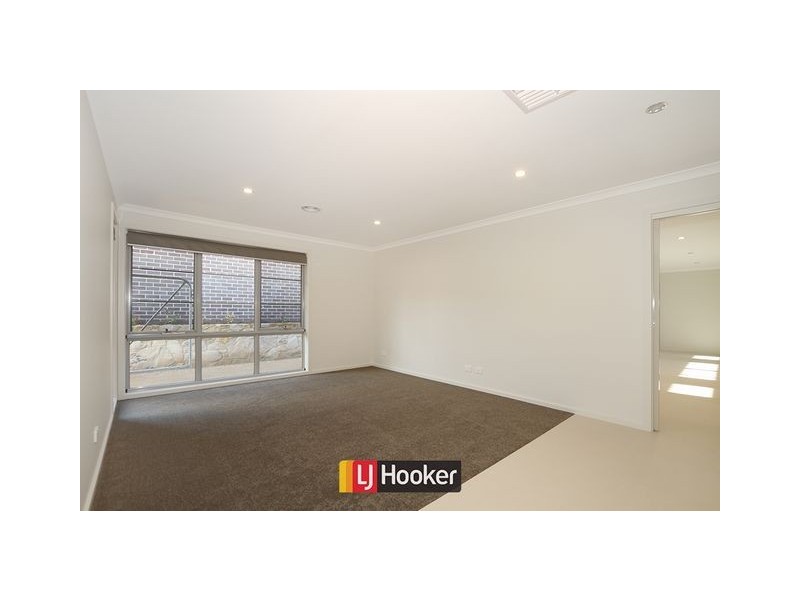 12 Victoria Owen Street, Casey ACT 2913