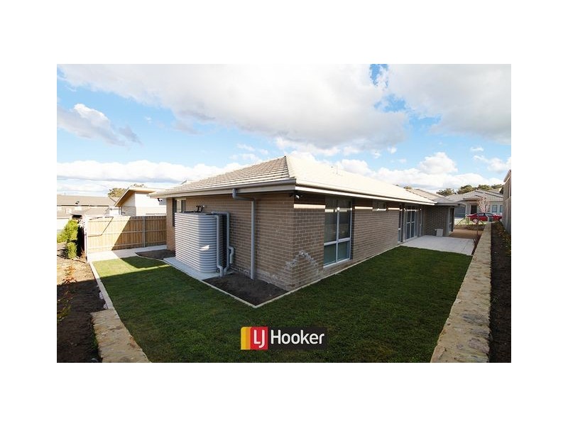 12 Victoria Owen Street, Casey ACT 2913