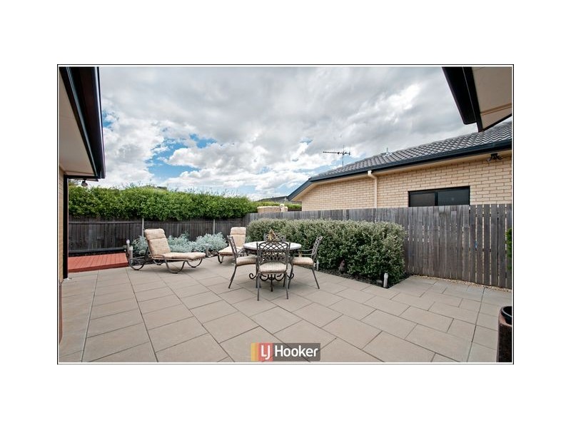 5 Wallaman Street, Harrison ACT 2914
