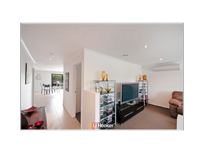 5 Wallaman Street, Harrison ACT 2914