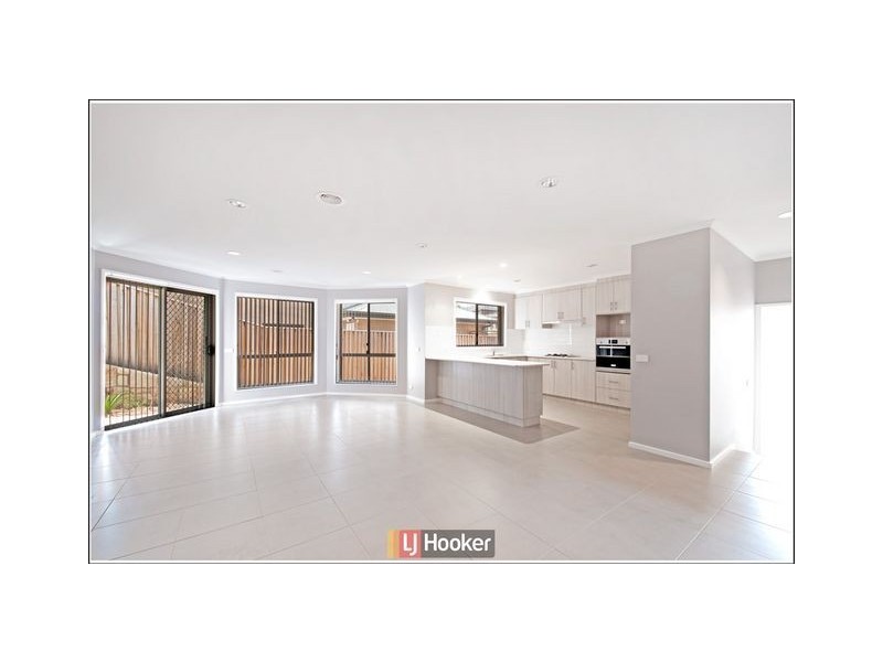 15 Victoria Owen Circuit, Casey ACT 2913