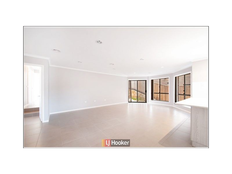 15 Victoria Owen Circuit, Casey ACT 2913