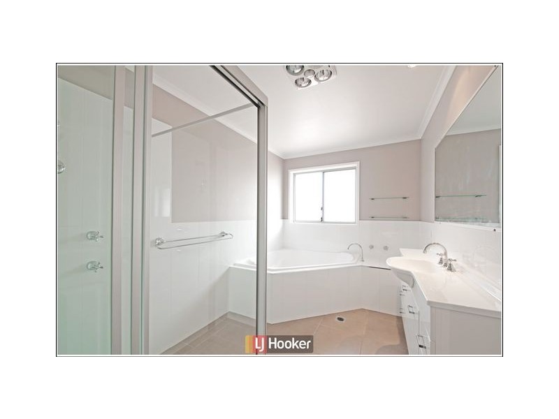 15 Victoria Owen Circuit, Casey ACT 2913