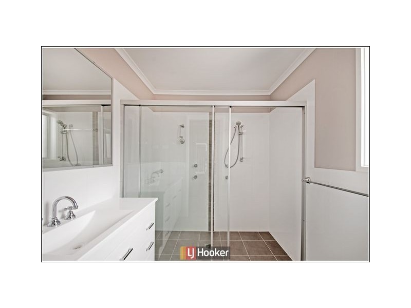 15 Victoria Owen Circuit, Casey ACT 2913