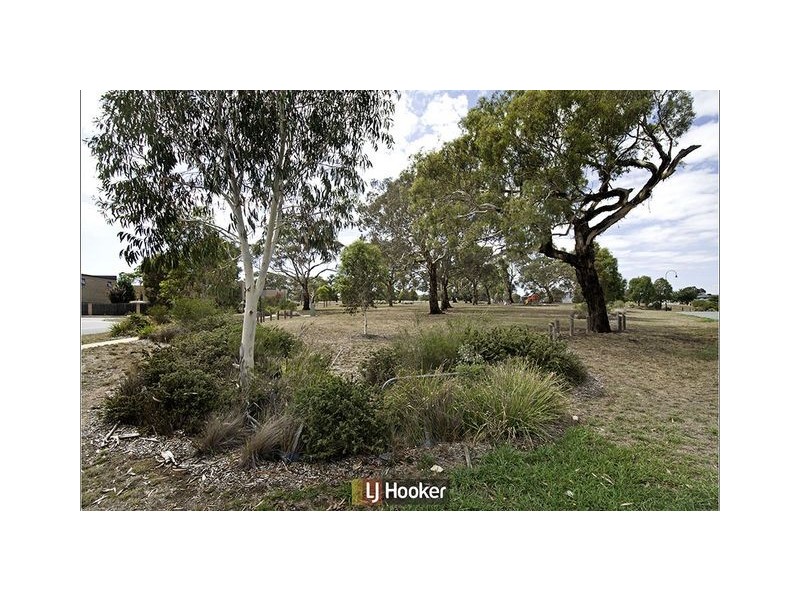 27 Pinnacles Street, Harrison ACT 2914