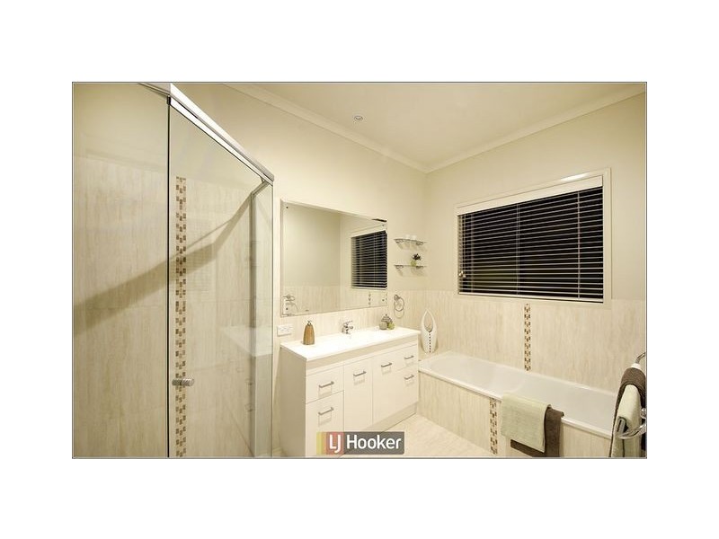 39 Jeanne Young Circuit, Mckellar ACT 2617