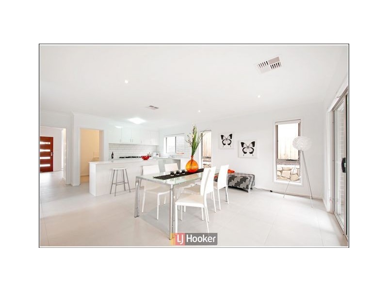 18 Keith Waller Rise, Casey ACT 2913