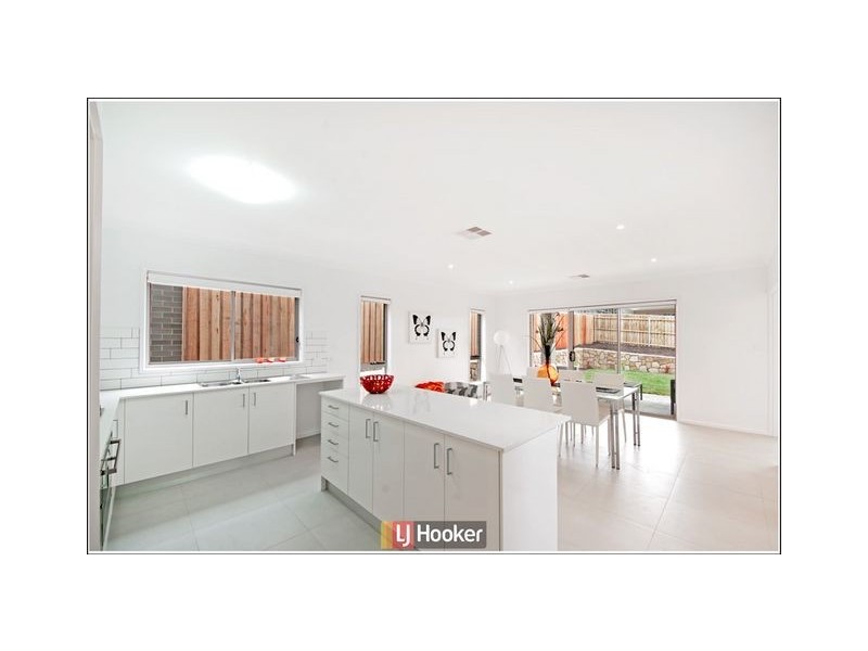 18 Keith Waller Rise, Casey ACT 2913