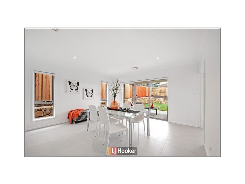 18 Keith Waller Rise, Casey ACT 2913