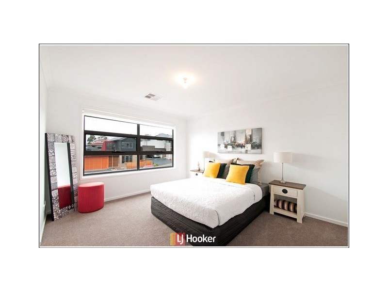 18 Keith Waller Rise, Casey ACT 2913