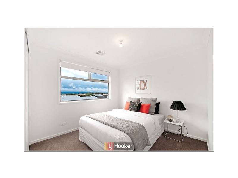 18 Keith Waller Rise, Casey ACT 2913