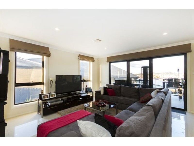 24 Alec Hope Crescent, Franklin ACT 2913