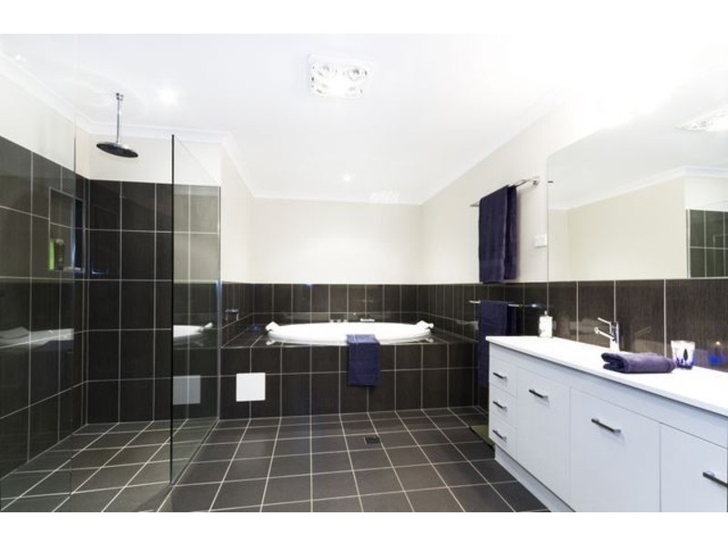 24 Alec Hope Crescent, Franklin ACT 2913