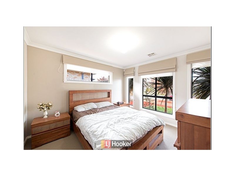 24 Mavis Latham Street, Franklin ACT 2913