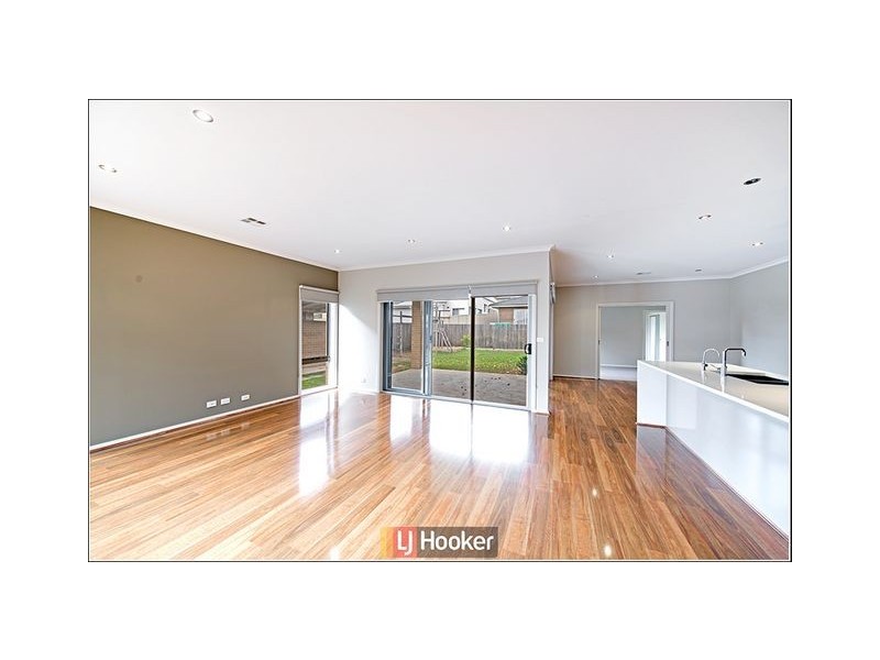 90 Chance Street, Crace ACT 2911